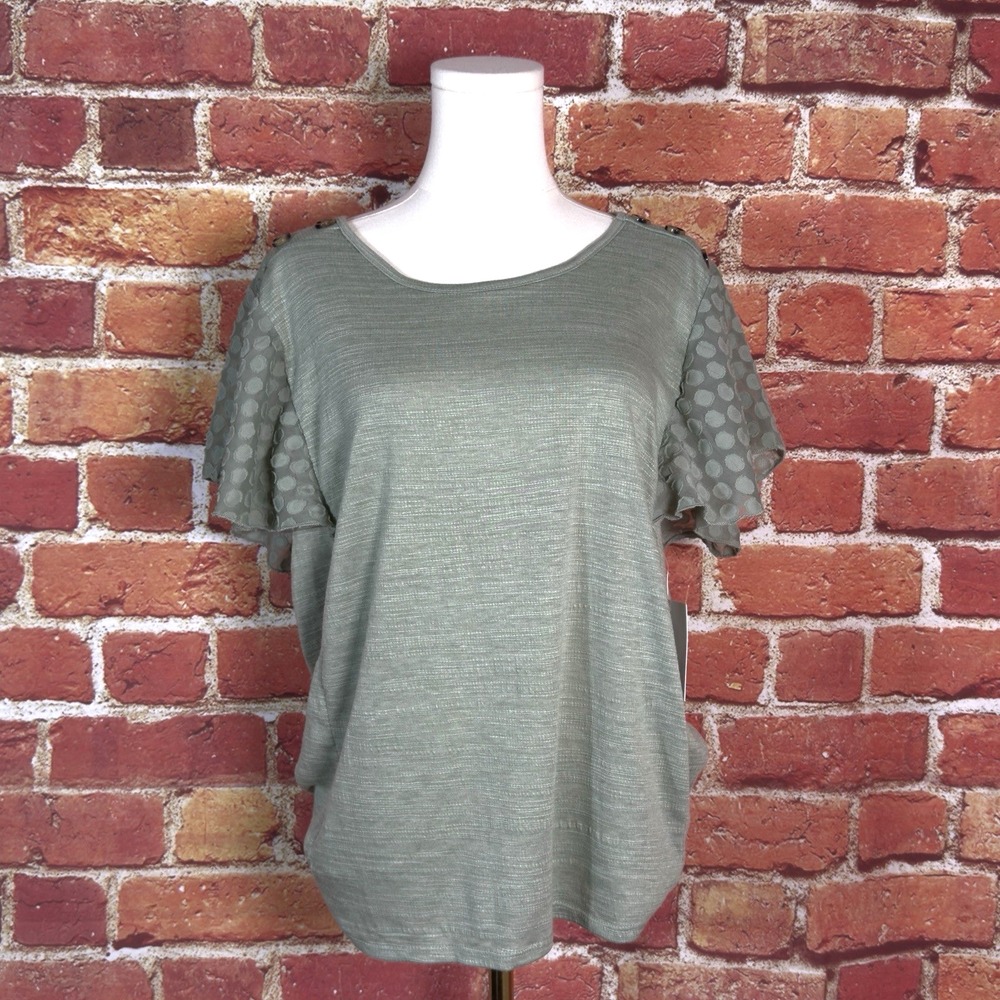 89th Madison Green Round Neck Button Accent Short Split Sleeve Size L NWT